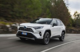 Toyota RAV4, front action 